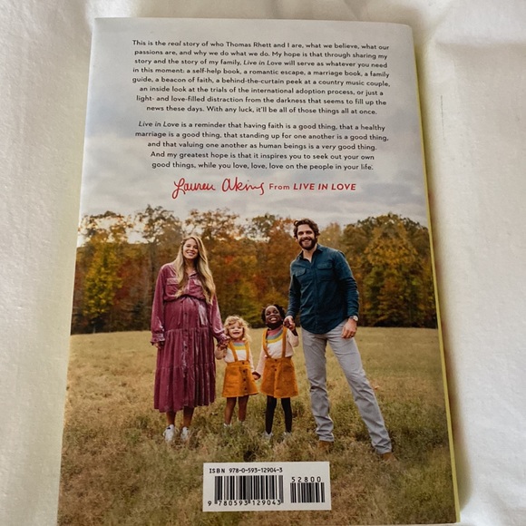 Live in Love book by Laura Akins - Picture 2 of 2